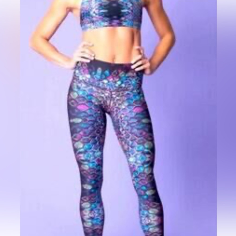 🆕 🆕 Niyama Sol barefoot leggings